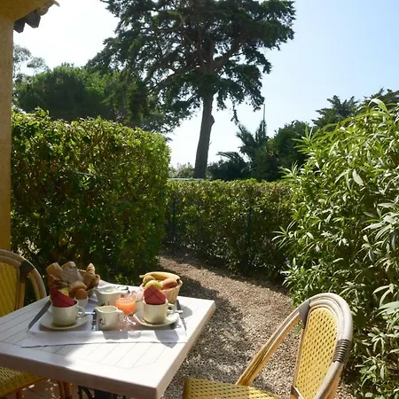 Les Moulins De Paillas Hotell 3*