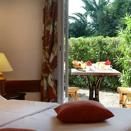 Les Moulins De Paillas Hotel